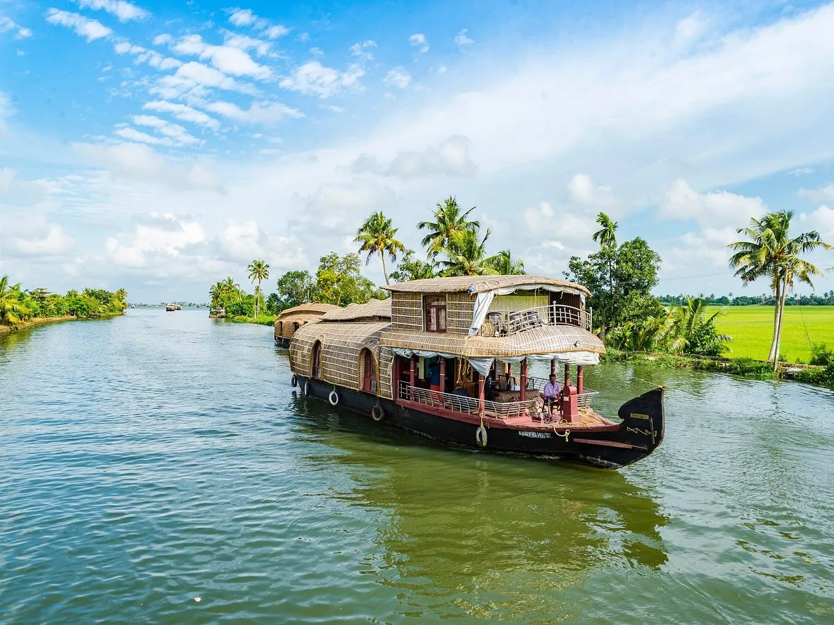Alleppey (Alappuzha Backwaters)