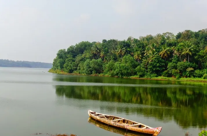 Sasthamkotta Lake