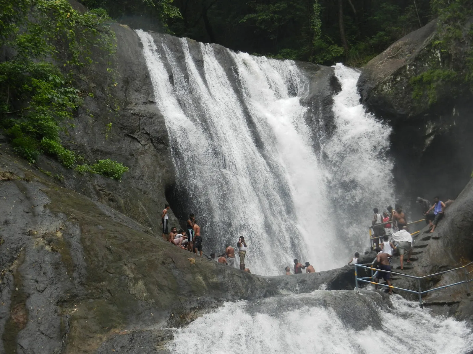 Kumbhavurutty Waterfalls